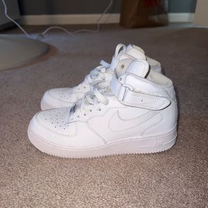 Air Force 1 mid